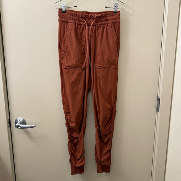Lululemon women’s Beyond the Studio Jogger pants in Dark Terracotta size 4 - Picture 6 of 12